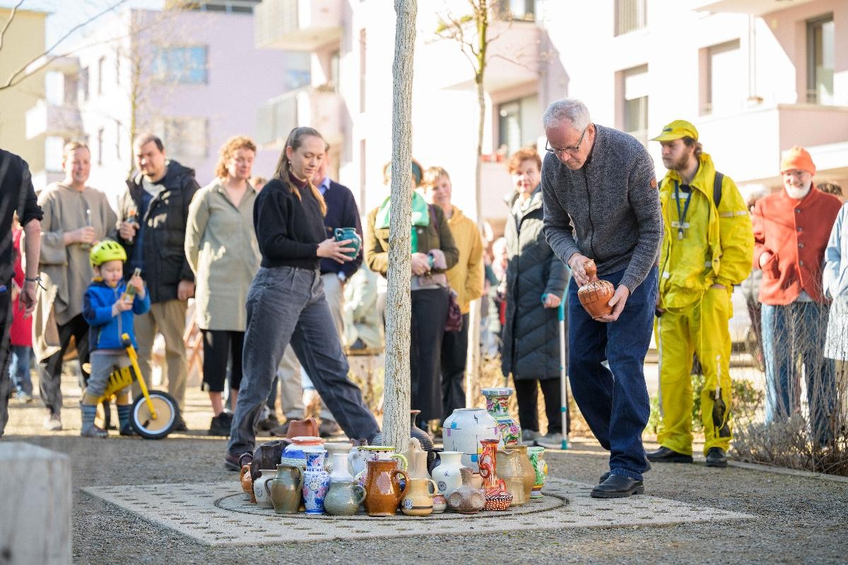 MOVING MASS, Milena Naef & Hannah Kindler