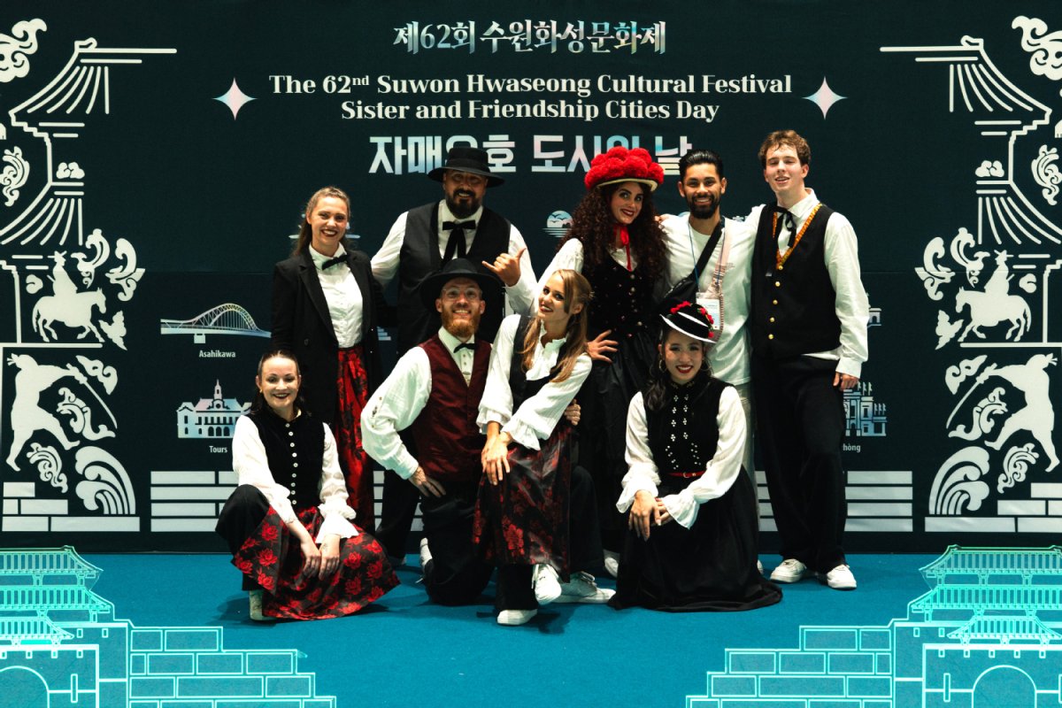 Die Formation des M.A.K. Studio Freiburg beim Kulturfestival in Suwon. 