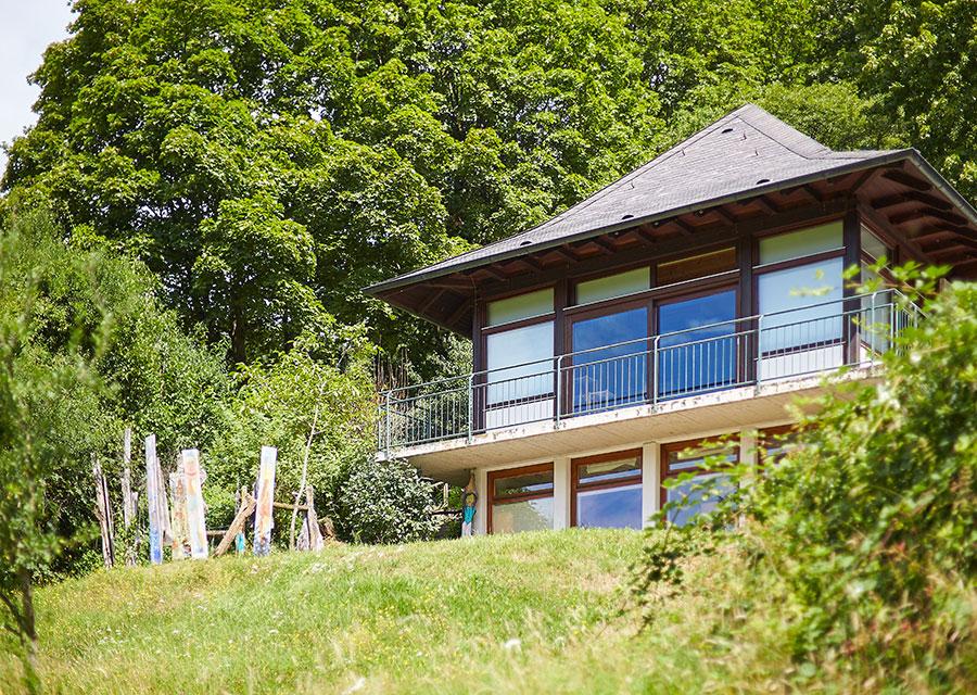 Außenansicht eines Teils des Hauses für Kinder am Hirzberg
