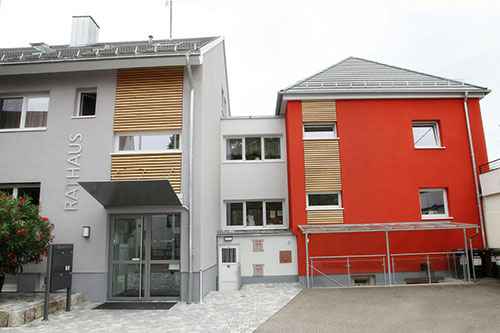Das Rathaus in Munzingen von außen