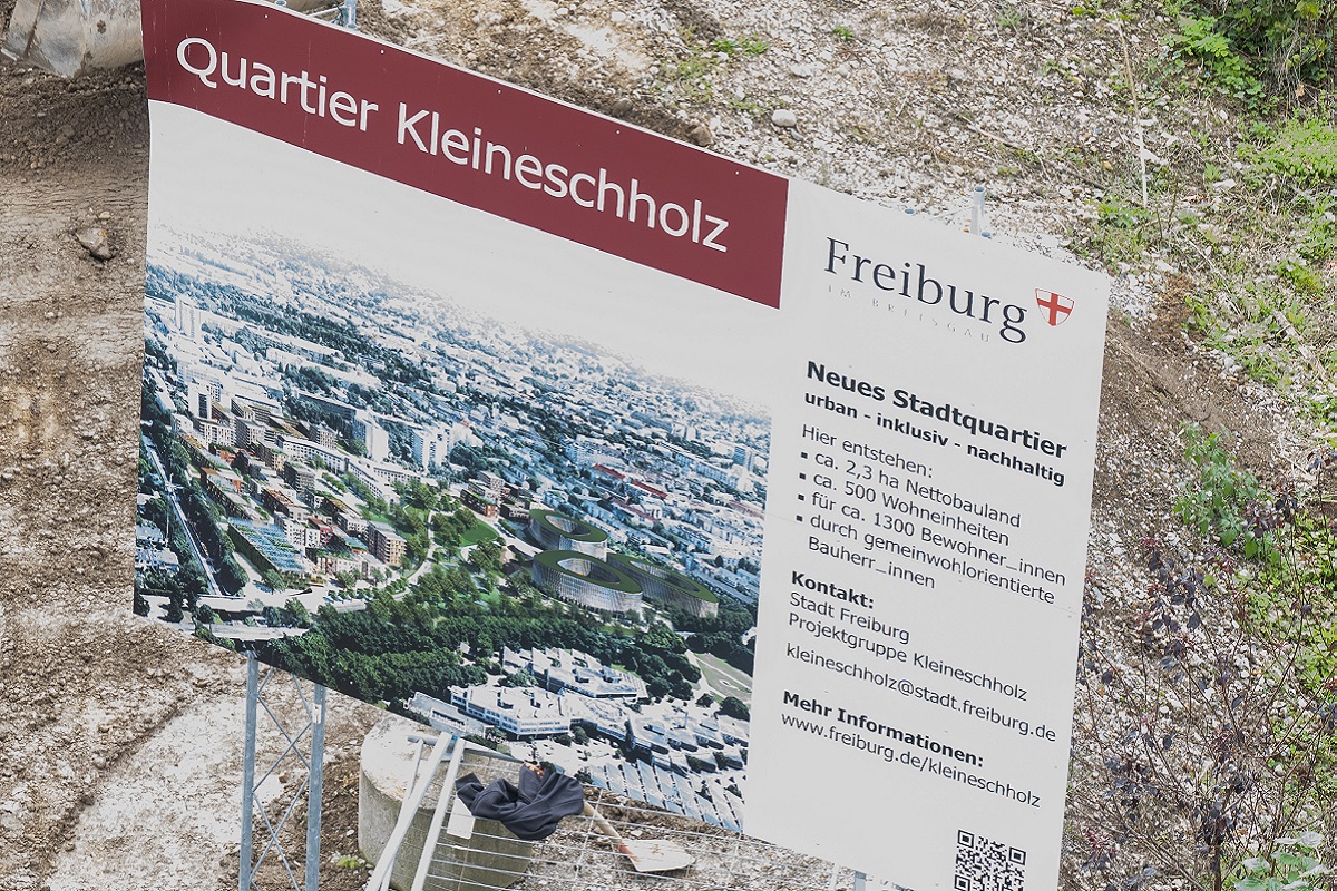Schild zum Quartier Kleineschholz auf der Baustelle