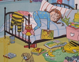 Buchauszug: Ein Mädchen schläft im unordentlichen Kinderzimmer.