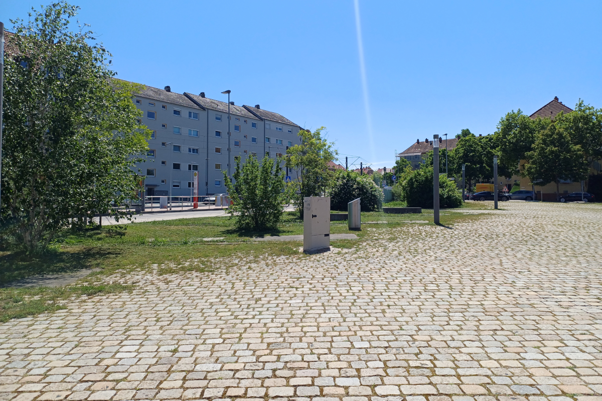 Zollhallenplatz